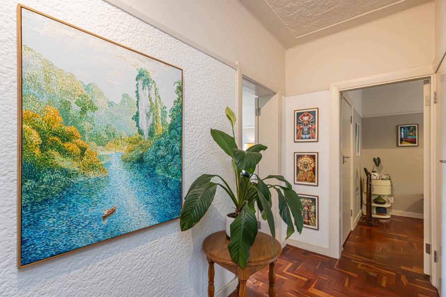 2 Bedroom Property for Sale in Sea Point Western Cape